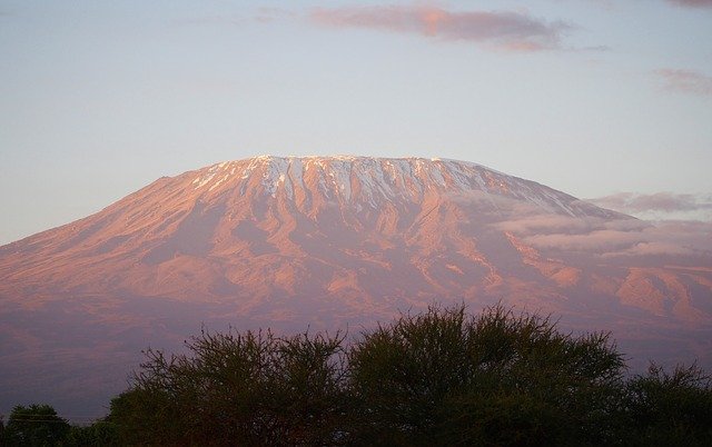 Cuanto cuesta subir el monte kilimanjaro